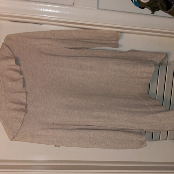 Soft and frilly - Picture 3 of 3